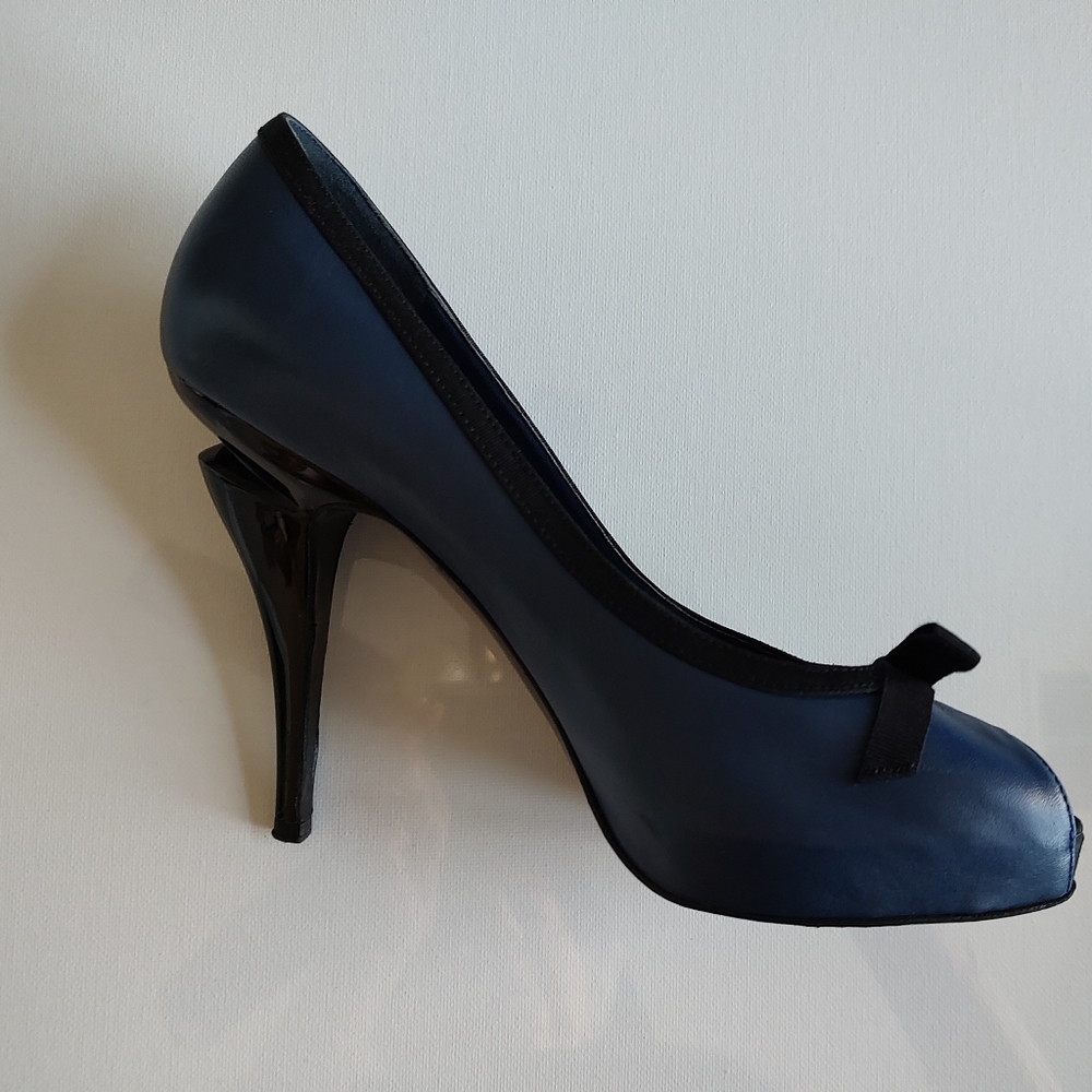 CHANEL heels - Picture 4 of 10